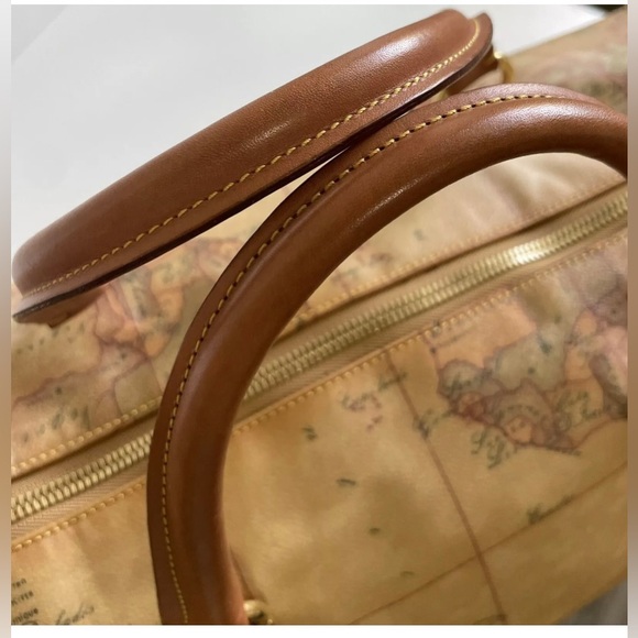 Alviero Martini Tavel Bag - Picture 13 of 14